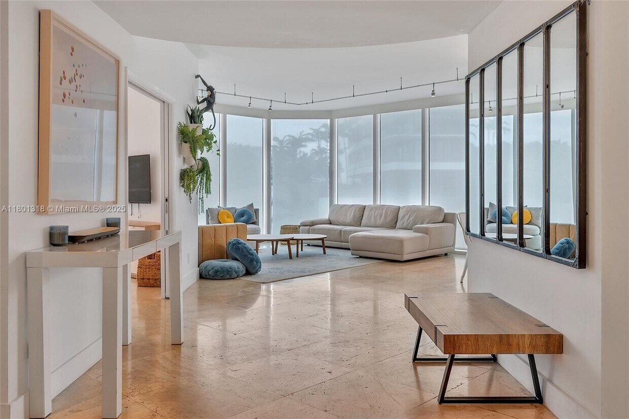 Foto principal - 300 South Pointe Dr