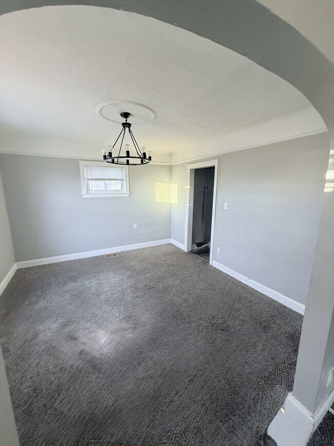 Comedor - 11203 Jackson Ave