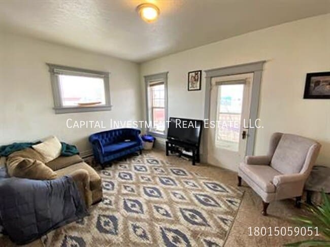 Building Photo - 470 E 300 S