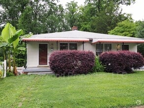 Building Photo - 338 W Hampton Ave