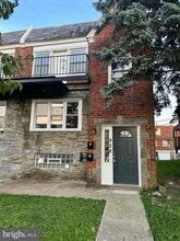 Building Photo - 928 Durard St