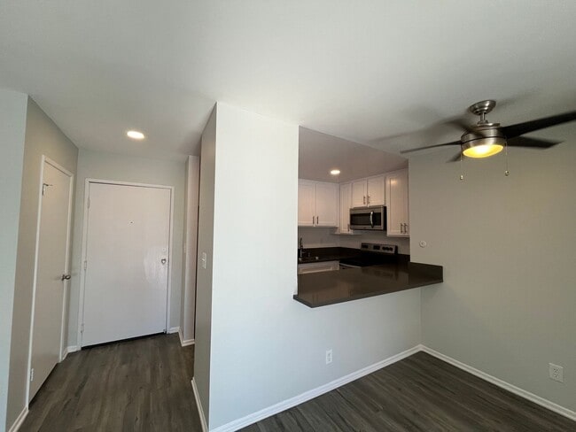 Interior Photo - 2039 North Las Palmas Ave