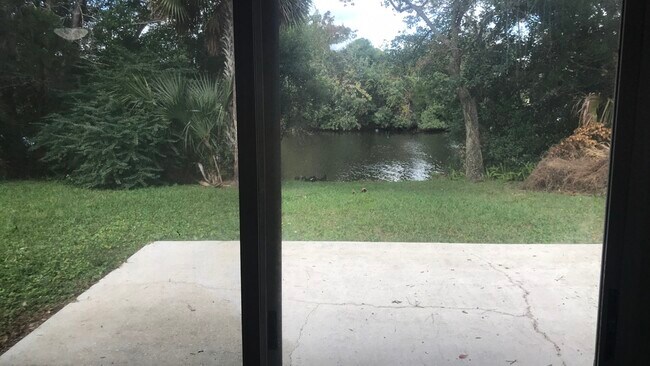 Foto del edificio - 2101 Courtney Dr