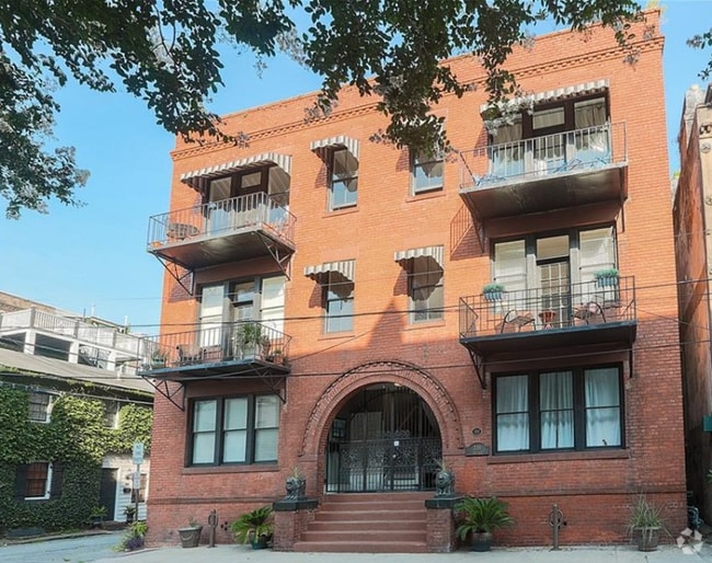 Building Photo - 339 Whitaker St