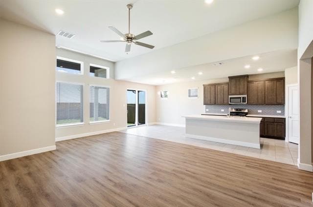 Building Photo - 2304 Spring Side Dr