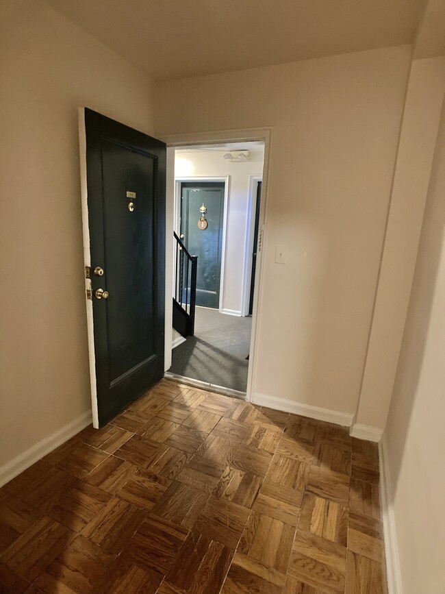 Foto del edificio - 2826 Thornhill Rd