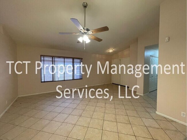 Foto del edificio - Charming 4 Bedroom in Great Location!