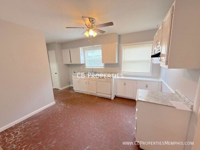 Building Photo - 1871 Cornelia Ln