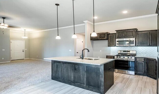 Foto del edificio - Beautiful 4 Bedroom Home 2 bathroom home!