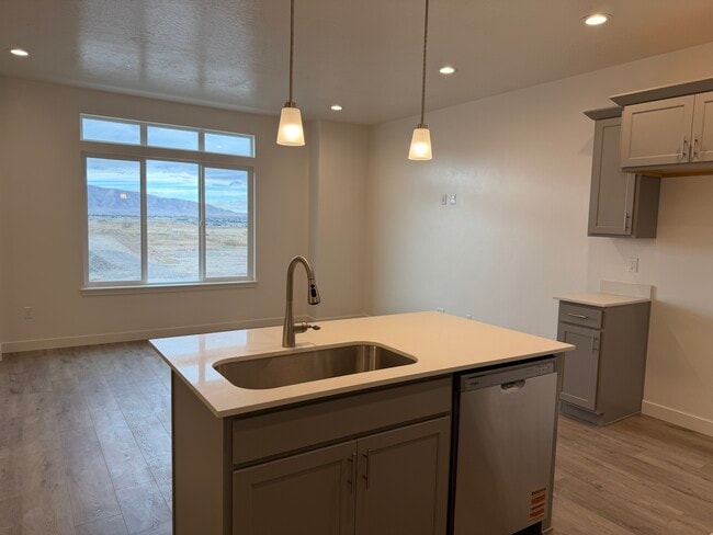 Building Photo - 1485 N 305 E