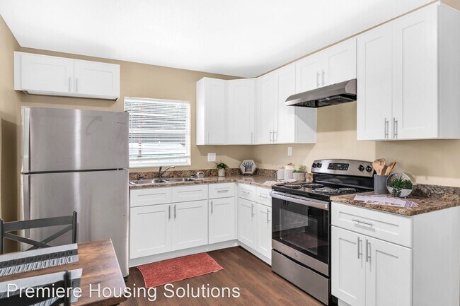 Building Photo - 3 br, 1 bath House - 843 Continental Drive