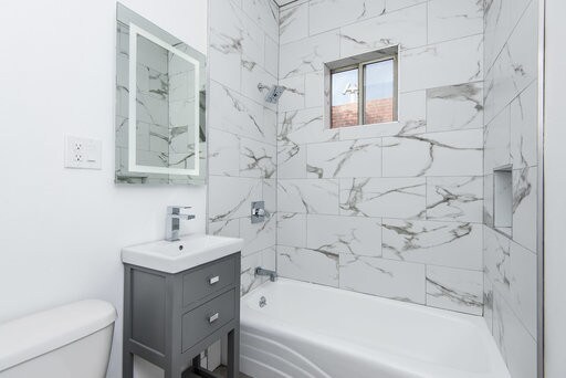 Foto principal - 1439 N Curson Ave