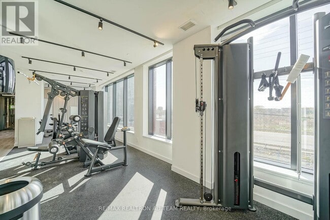 Photo du bâtiment - 3079 Trafalgar Rd