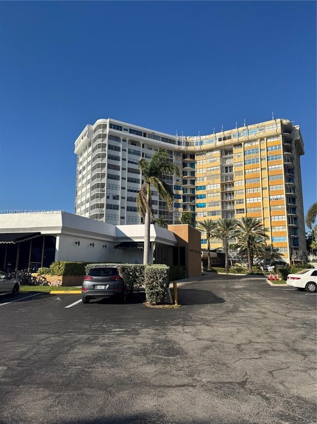 Building Photo - 100 Golden Isles Dr