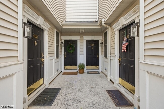 Building Photo - 408 Donato Cir