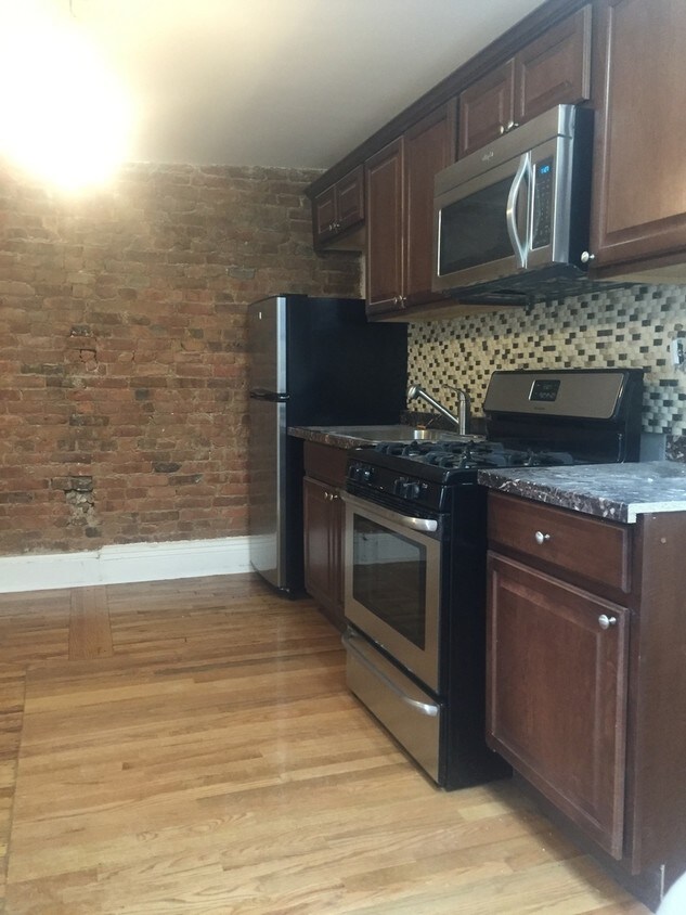 Foto principal - 1086 Bushwick Ave