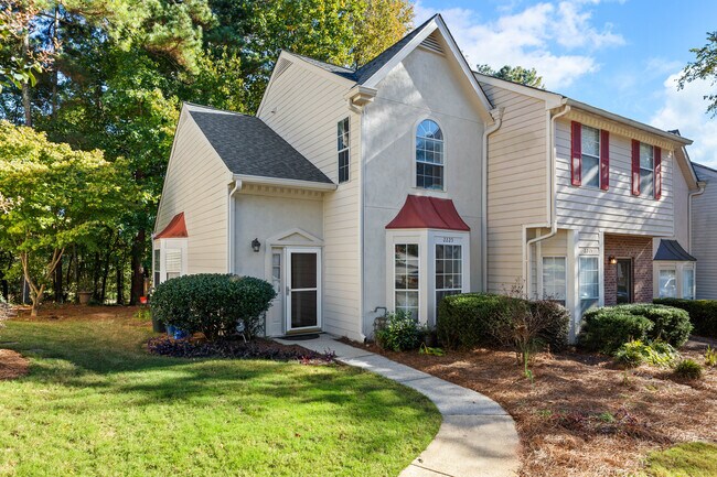 Foto del edificio - 2225 Fairways Ct