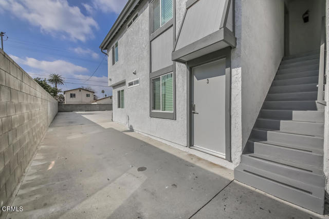 Building Photo - 3116 Casitas Ave