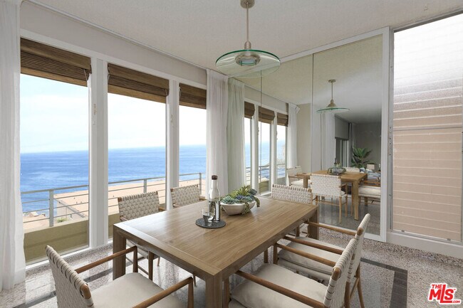 Foto del edificio - 18065 Coastline Dr