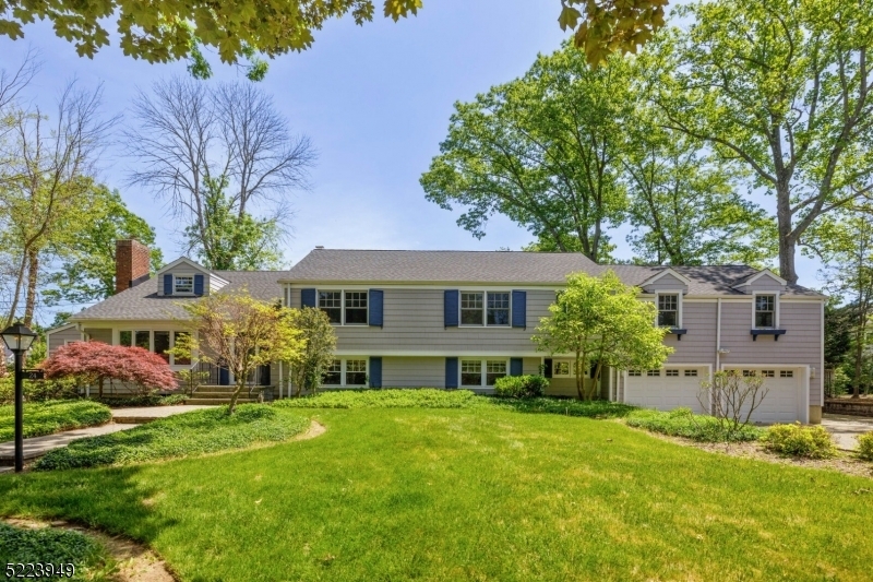 Primary Photo - 24 Thackeray Dr