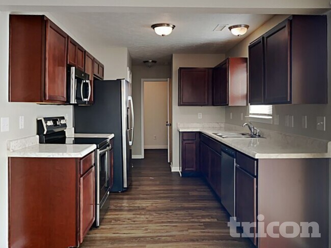 Building Photo - 2419 Pinebark Dr