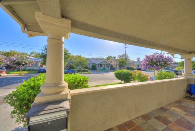 Building Photo - 544 N 16th St