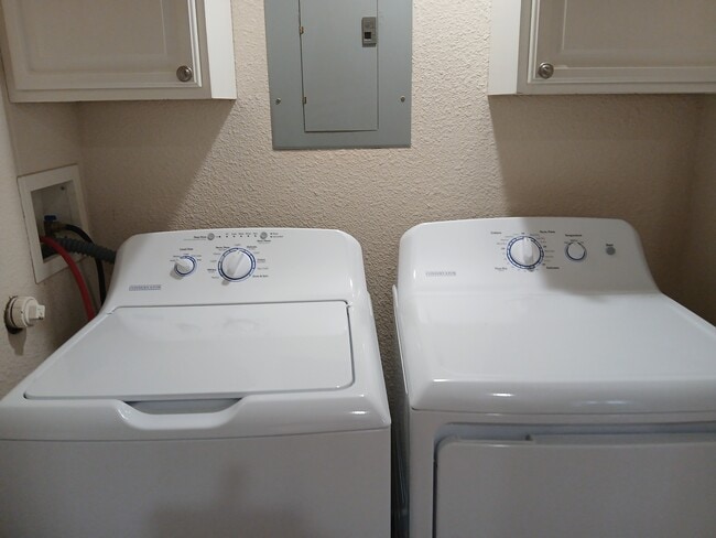 Foto del edificio - 1100 Briarwood Rd