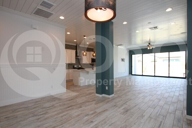 Foto del edificio - 2116 E Oriole Dr