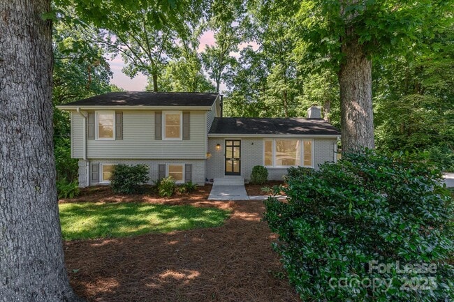 Foto del edificio - 4014 Sulkirk Rd