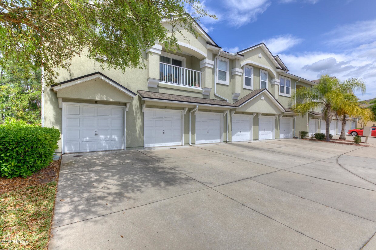 Foto principal - 8188 Cabin Lake Cir