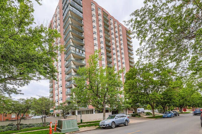 Foto del edificio - 550 E 12th Ave