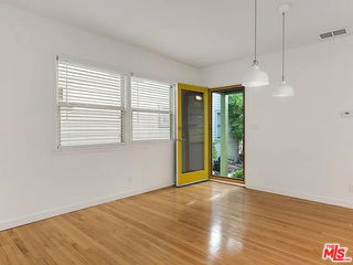 Foto del edificio - 906 Venezia Ave