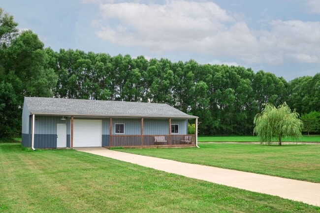 Building Photo - Expansive 6 bedroom home, Baroda