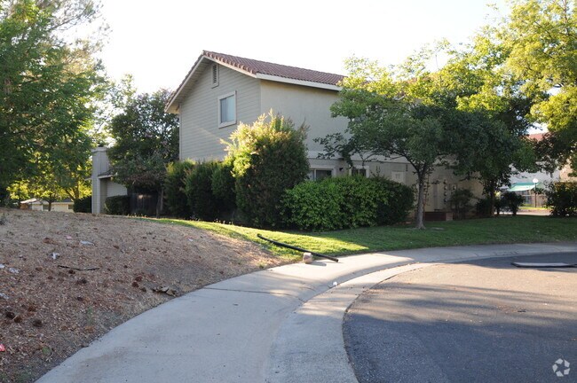 Foto del edificio - Engle Gardens