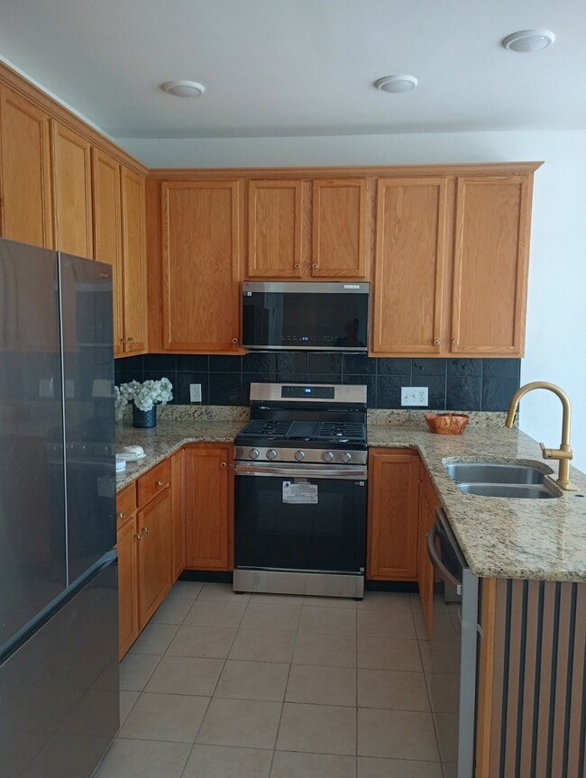 Building Photo - 50 Avalon Ct
