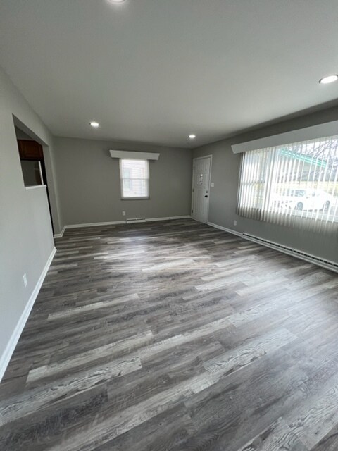 Building Photo - 118 Southgate Dr