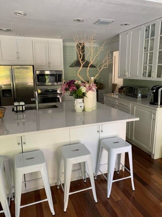 Foto del edificio - 2459 Cardinal Ln