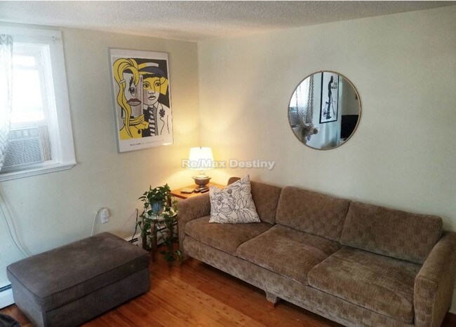 Building Photo - Inman Square- 2 Bed