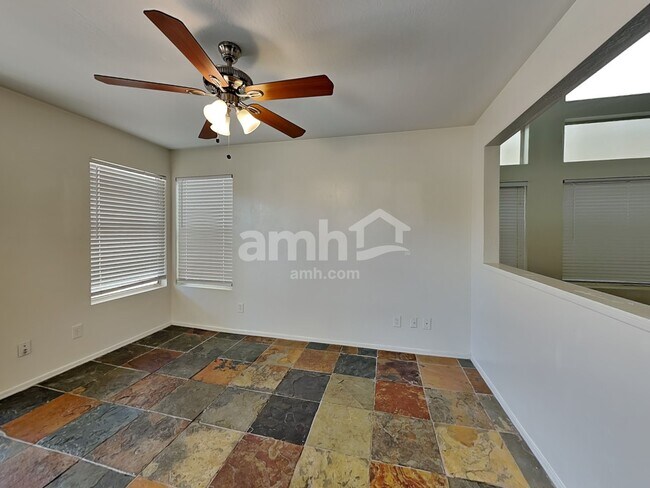 Foto del edificio - 14228 N 23rd St