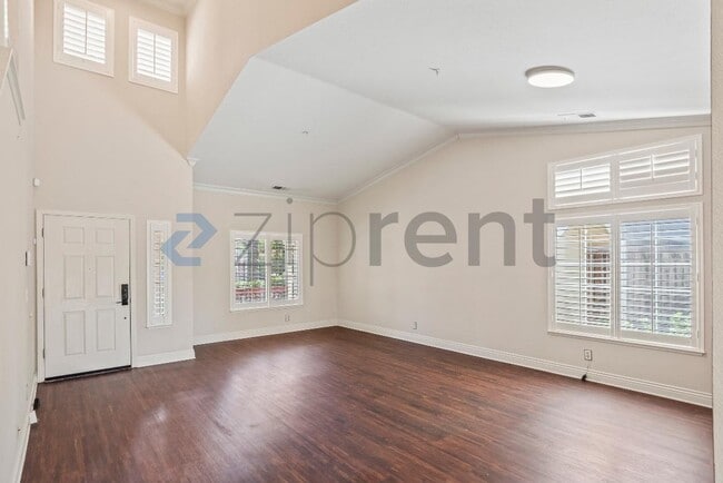 Building Photo - 1366 Jayhawk Ln