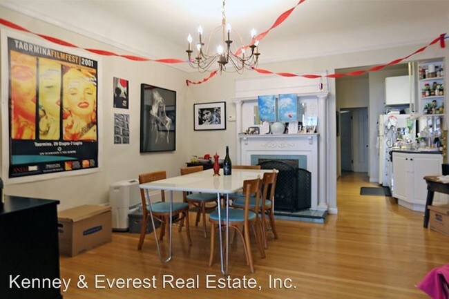 Foto del edificio - 136 Downey St