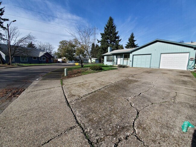 Foto del edificio - 1238/1240 Kenray Loop