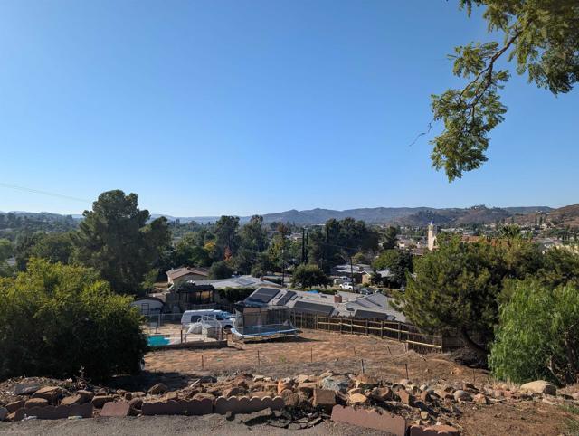 Foto del edificio - 9738 Lakeview Rd