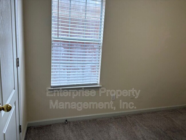 Foto del edificio - 10127 Cross Valley Dr