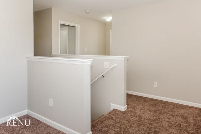 Building Photo - 175 BrookLawn Dr