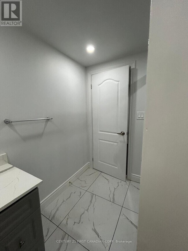 Photo du bâtiment - 7-LOWER - 595 THIRD STREET