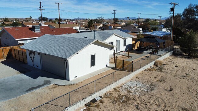 Building Photo - 6415 Lupine Ave