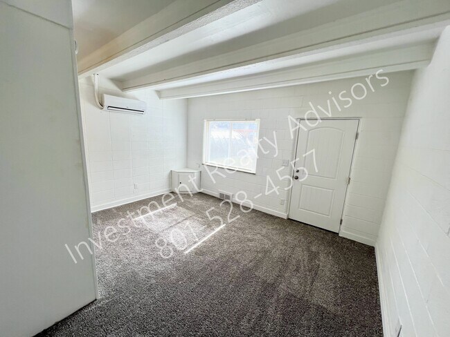 Foto del edificio - Half Off First Month!