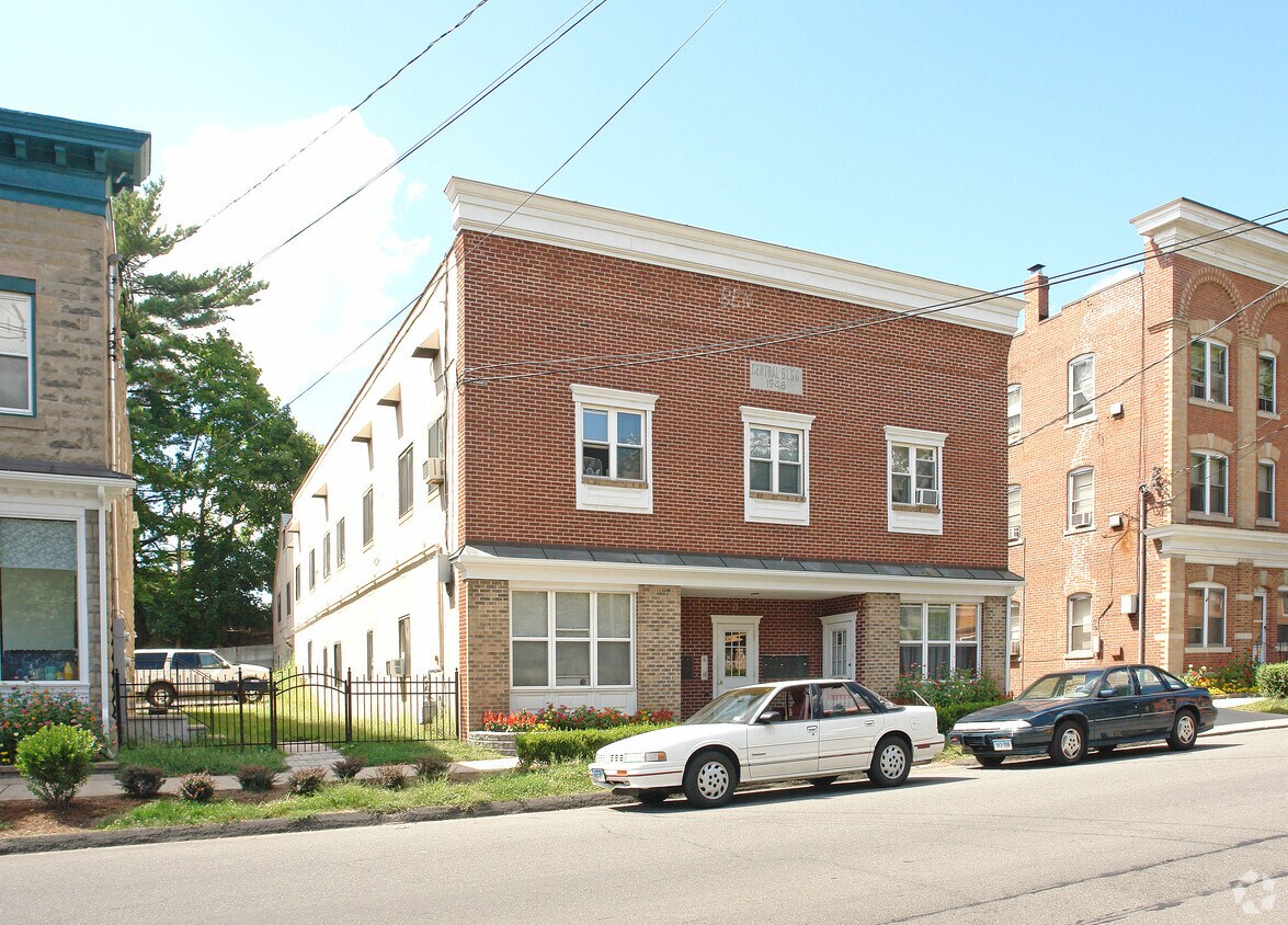 Exterior - Front - 205-207 Central St