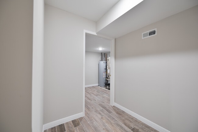 Building Photo - 616 N 40th St